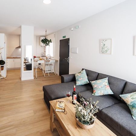 Apartamentos Luxury Suites Syrah อัลเมนดราเลโค ภายนอก รูปภาพ
