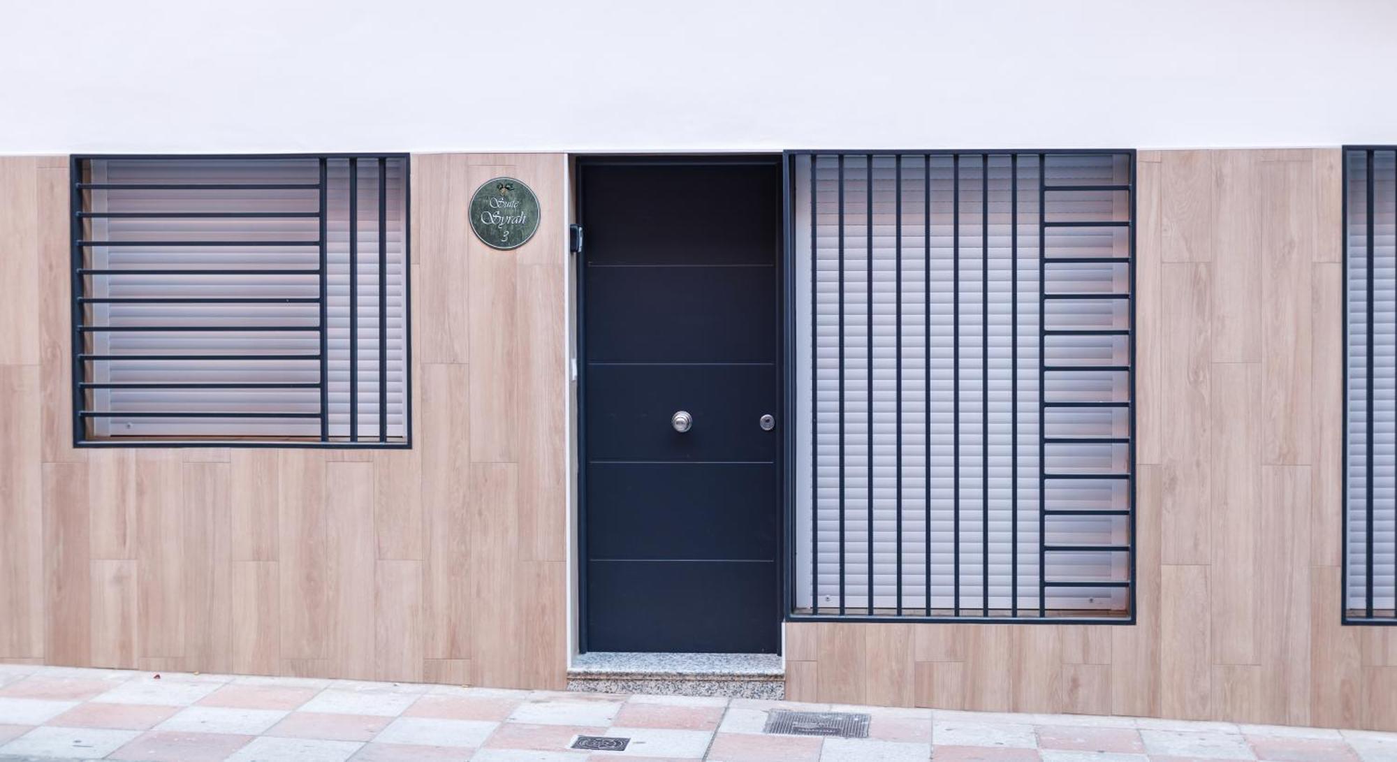 Apartamentos Luxury Suites Syrah อัลเมนดราเลโค ภายนอก รูปภาพ